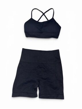 Seamless High Waisted
Shorts 3” And Strappy Sports Bra - Matching Set (NWOT)